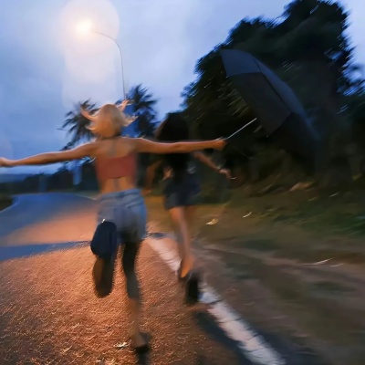 长期不发动态的自愈系文案 把生活过成静音模式的浪漫