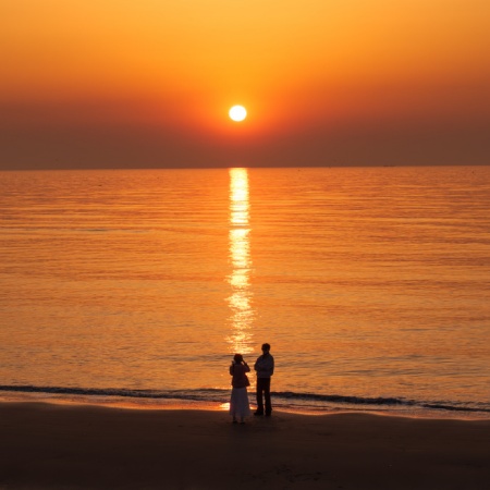 阿那亚日出限定美学 凌晨五点的浪漫浓度超标