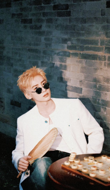 白敬亭高清壁纸分享 把少年感锁在手机屏幕里