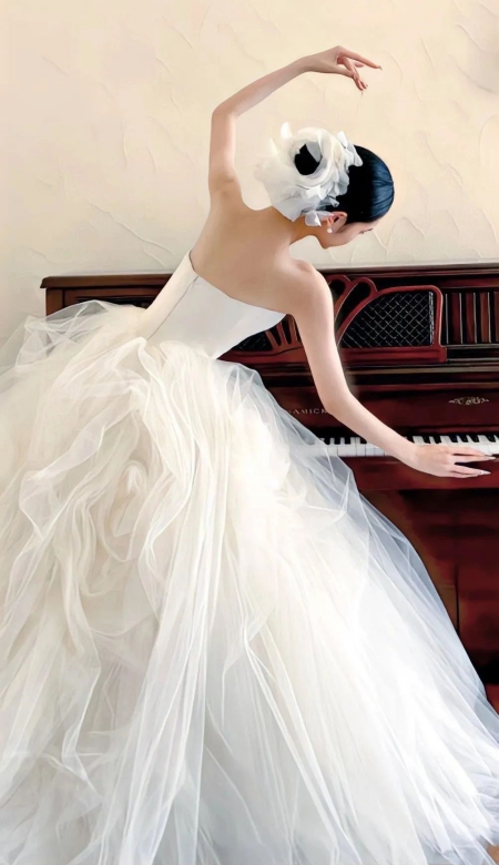 这些婚纱背影壁纸绝绝子 氛围感直接拉满