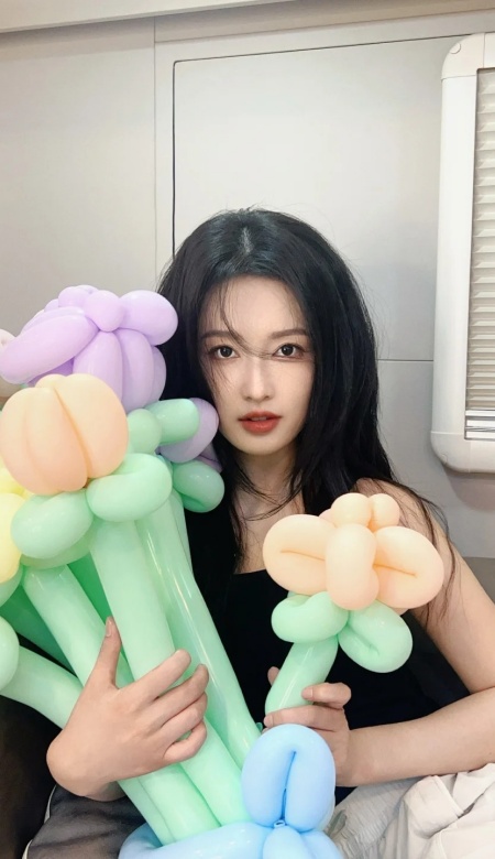 超绝李沁壁纸速存 一键get女神同款颜值暴击