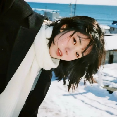 胶片滤镜下的冬日雪景头像 氛围感拉满的清冷治愈感